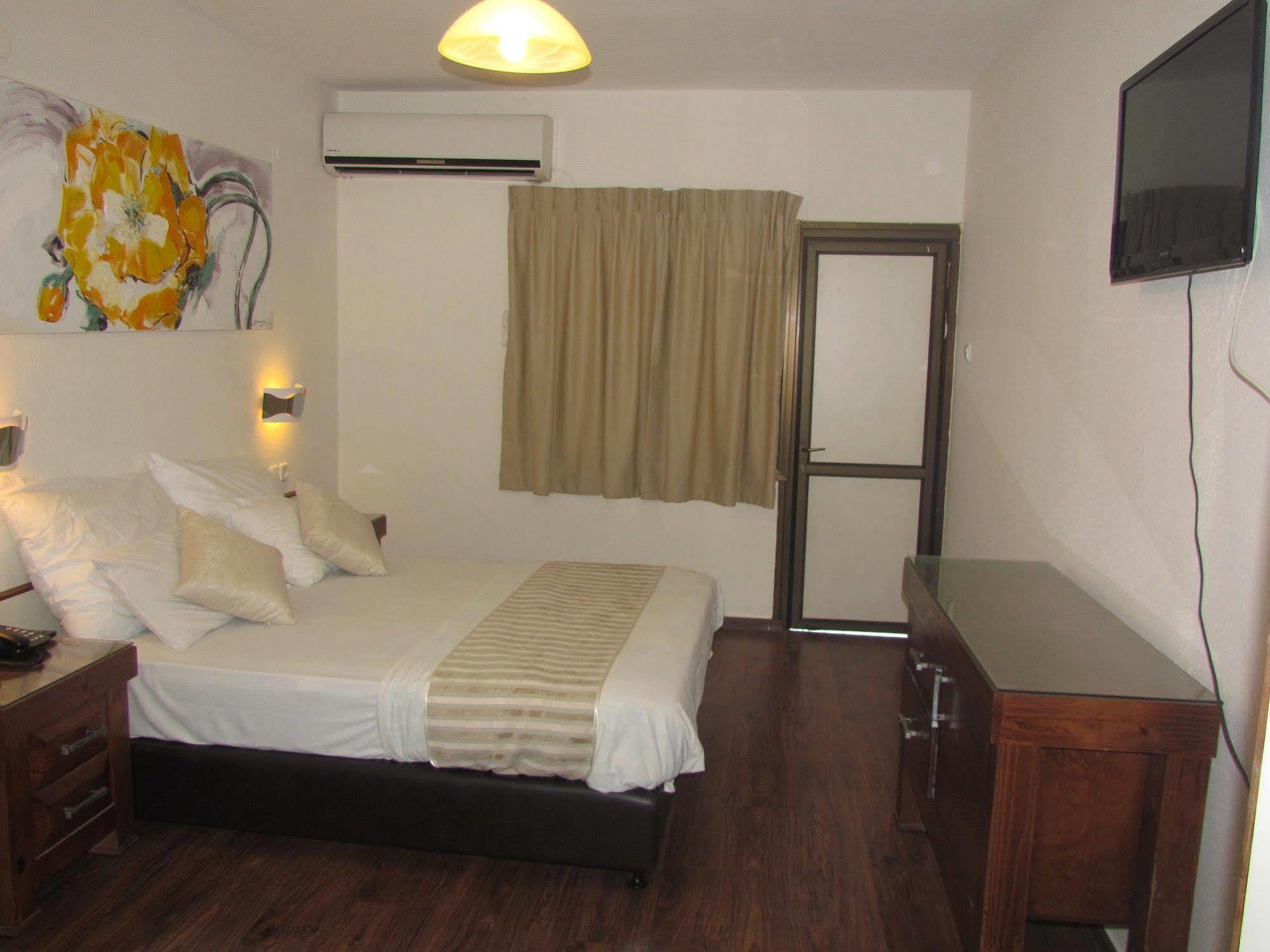 Berger Hotel Tiberias Eksteriør billede